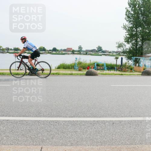 15.06.2025 - 27. Vierlanden-Triathlon H.Heesch http://msf.ph/oto/8021708 15.06.2025 10:27:29 Radfahren 165, 176, 492, 522, 549, 628 meine-sportfotos.de