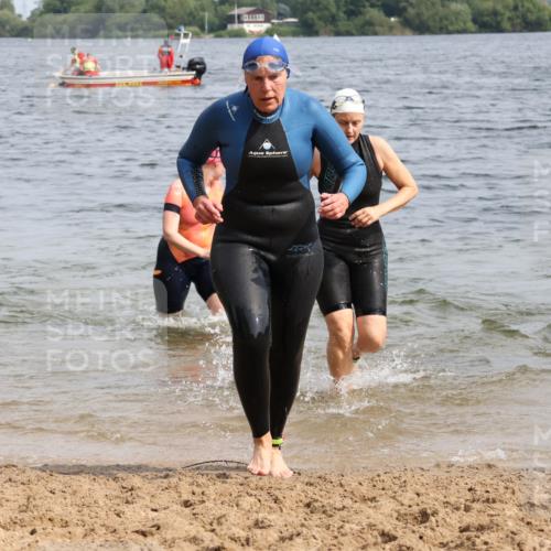 15.06.2025 - 27. Vierlanden-Triathlon Lena Gebhardt http://msf.ph/oto/8021713 15.06.2025 10:19:02 Schwimmen 478, 498, 543, 558 meine-sportfotos.de