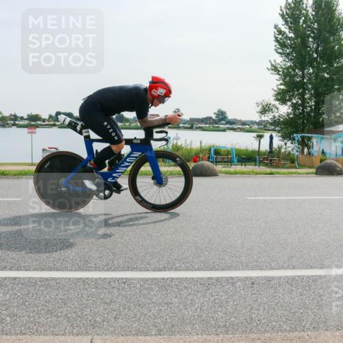 15.06.2025 - 27. Vierlanden-Triathlon H.Heesch http://msf.ph/oto/8021714 15.06.2025 09:53:59 Radfahren 99, 100 meine-sportfotos.de
