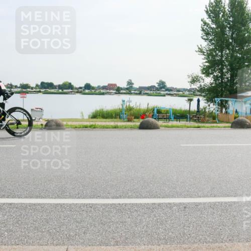 15.06.2025 - 27. Vierlanden-Triathlon H.Heesch http://msf.ph/oto/8021724 15.06.2025 09:54:15 Radfahren 64 meine-sportfotos.de