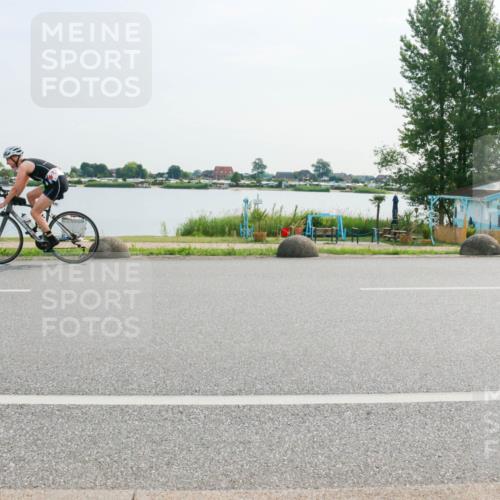 15.06.2025 - 27. Vierlanden-Triathlon H.Heesch http://msf.ph/oto/8021754 15.06.2025 09:54:21 Radfahren 30, 64, 94, 128, 248 meine-sportfotos.de