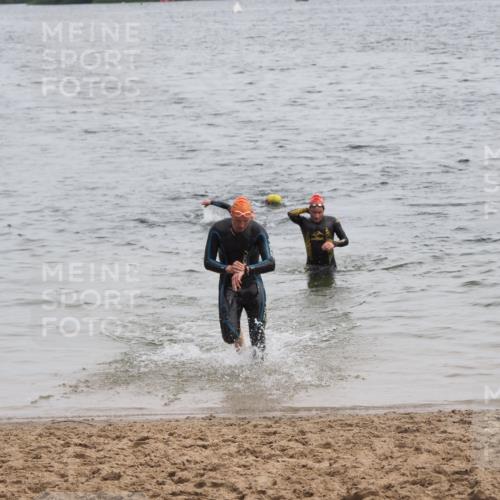 21.06.2025 - 27. Vierlanden-Triathlon MichiJ http://msf.ph/oto/8021778 15.06.2026 10:52:09 Schwimmen 693 meine-sportfotos.de