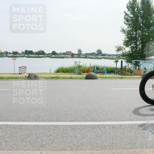 15.06.2025 - 27. Vierlanden-Triathlon H.Heesch http://msf.ph/oto/8021837 15.06.2025 09:54:45 Radfahren 137, 159, 213 meine-sportfotos.de