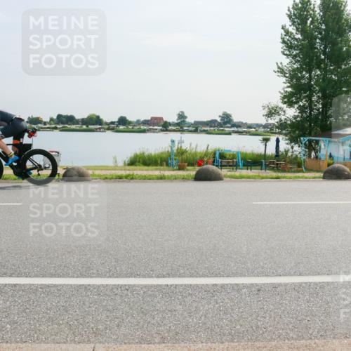 15.06.2025 - 27. Vierlanden-Triathlon H.Heesch http://msf.ph/oto/8021867 15.06.2025 09:55:40 Radfahren 2, 58, 237 meine-sportfotos.de