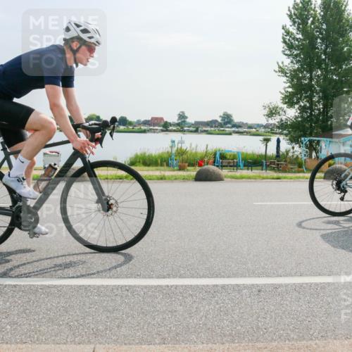 15.06.2025 - 27. Vierlanden-Triathlon H.Heesch http://msf.ph/oto/8021879 15.06.2025 09:55:44 Radfahren 2, 5, 58, 237 meine-sportfotos.de
