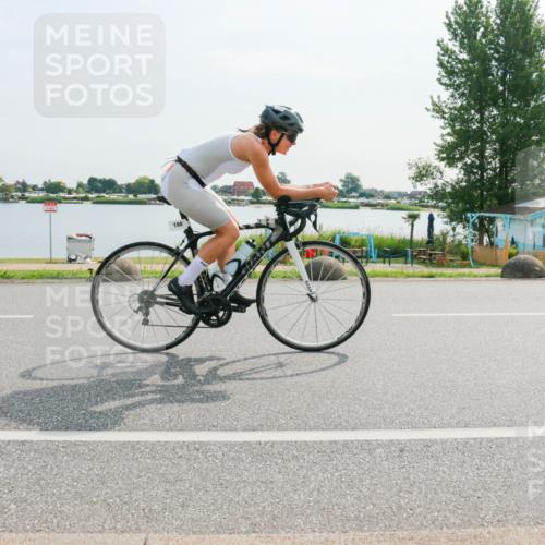 15.06.2025 - 27. Vierlanden-Triathlon H.Heesch http://msf.ph/oto/8021890 15.06.2025 09:55:54 Radfahren 198, 229 meine-sportfotos.de