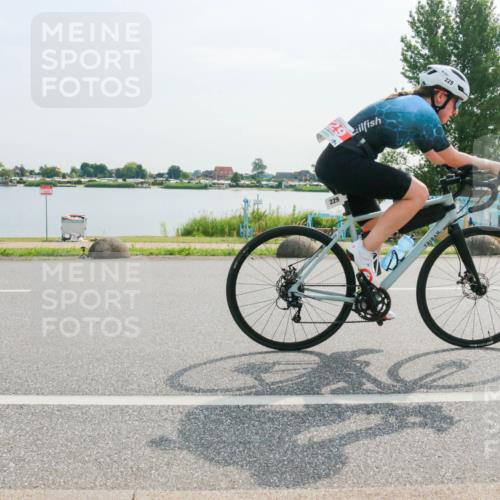 15.06.2025 - 27. Vierlanden-Triathlon H.Heesch http://msf.ph/oto/8021905 15.06.2025 09:55:57 Radfahren 198, 229 meine-sportfotos.de