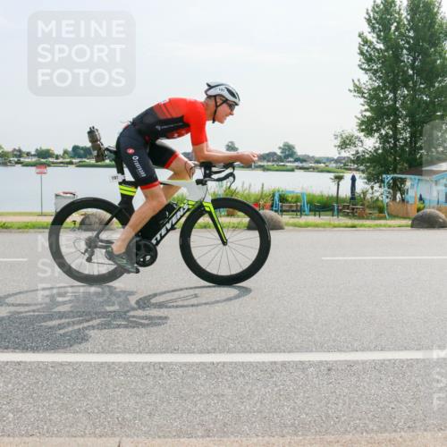 15.06.2025 - 27. Vierlanden-Triathlon H.Heesch http://msf.ph/oto/8021924 15.06.2025 09:56:09 Radfahren 11, 59, 191, 250 meine-sportfotos.de