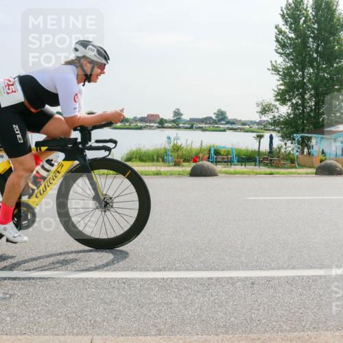 15.06.2025 - 27. Vierlanden-Triathlon H.Heesch http://msf.ph/oto/8021929 15.06.2025 09:56:10 Radfahren 11, 59, 191, 250 meine-sportfotos.de