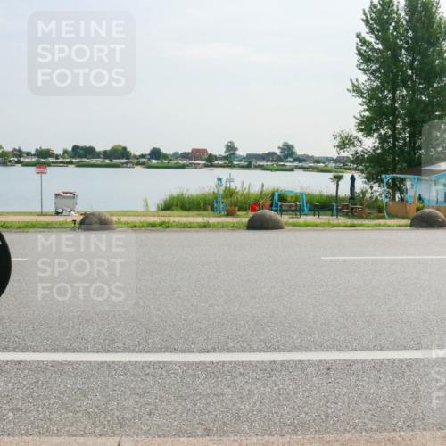 15.06.2025 - 27. Vierlanden-Triathlon H.Heesch http://msf.ph/oto/8021940 15.06.2025 09:56:16 Radfahren 9, 45, 77 meine-sportfotos.de
