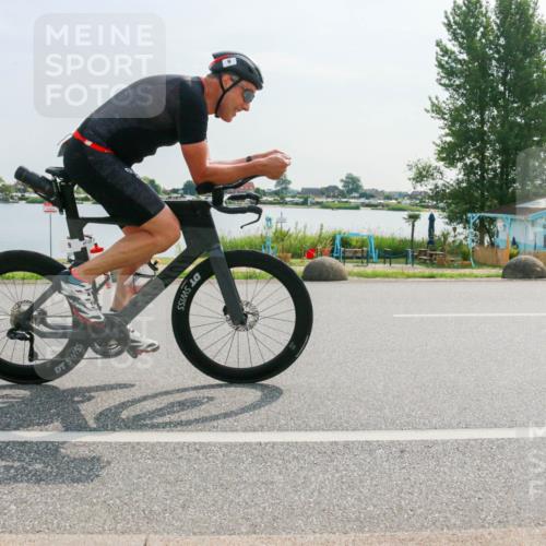 15.06.2025 - 27. Vierlanden-Triathlon H.Heesch http://msf.ph/oto/8021944 15.06.2025 09:56:16 Radfahren 9, 45, 77 meine-sportfotos.de