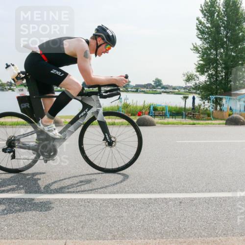 15.06.2025 - 27. Vierlanden-Triathlon H.Heesch http://msf.ph/oto/8021968 15.06.2025 09:56:22 Radfahren 77, 111, 132 meine-sportfotos.de