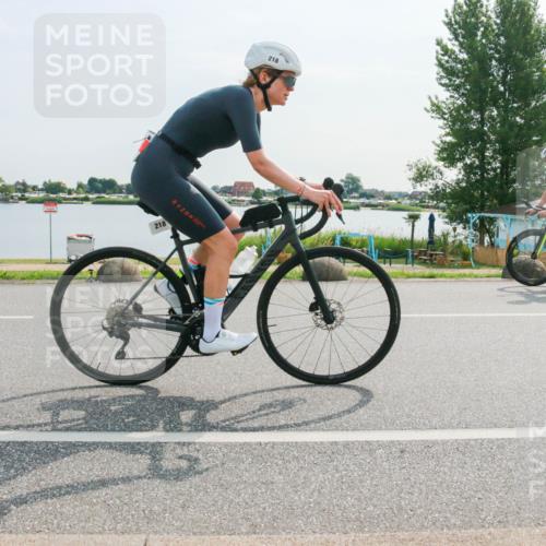 15.06.2025 - 27. Vierlanden-Triathlon H.Heesch http://msf.ph/oto/8021985 15.06.2025 09:56:30 Radfahren 151, 218 meine-sportfotos.de