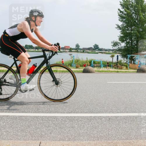21.06.2025 - 27. Vierlanden-Triathlon H.Heesch http://msf.ph/oto/8022007 15.06.2025 12:05:54 Radfahren 945 meine-sportfotos.de