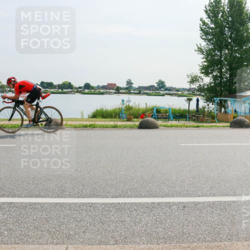 15.06.2025 - 27. Vierlanden-Triathlon H.Heesch http://msf.ph/oto/8022019 15.06.2025 09:56:54 Radfahren 35, 165 meine-sportfotos.de