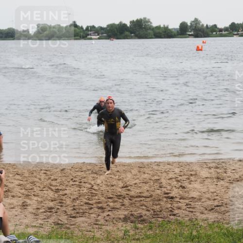 21.06.2025 - 27. Vierlanden-Triathlon MichiJ http://msf.ph/oto/8022044 15.06.2026 10:52:16 Schwimmen 652, 693, 759 meine-sportfotos.de