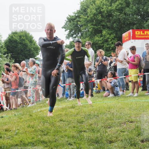 15.06.2025 - 27. Vierlanden-Triathlon KatJ http://msf.ph/oto/8022057 15.06.2025 10:54:39 Schwimmen 695, 715, 749 meine-sportfotos.de