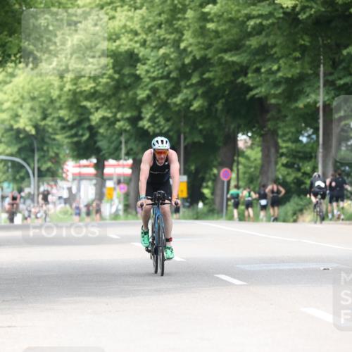 15.06.2025 - 7 Türme Triathlon Yannick Fuchs http://msf.ph/oto/8022083 15.06.2025 13:34:01 Radfahren 376, 853, 926, 1142, 1180 meine-sportfotos.de