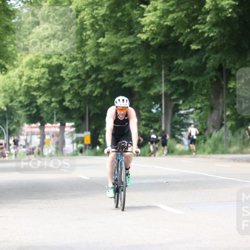 15.06.2025 - 7 Türme Triathlon Yannick Fuchs http://msf.ph/oto/8022093 15.06.2025 13:34:02 Radfahren 376, 853, 926, 1180 meine-sportfotos.de