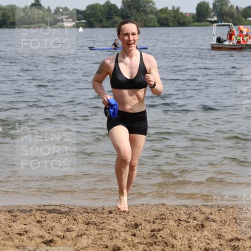 15.06.2025 - 27. Vierlanden-Triathlon Lena Gebhardt http://msf.ph/oto/8022129 15.06.2025 10:19:42 Schwimmen 500, 503, 539, 578, 603 meine-sportfotos.de