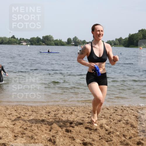 15.06.2025 - 27. Vierlanden-Triathlon Lena Gebhardt http://msf.ph/oto/8022150 15.06.2025 10:19:43 Schwimmen 500, 503, 539, 569, 578, 603 meine-sportfotos.de