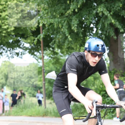 15.06.2025 - 7 Türme Triathlon Yannick Fuchs http://msf.ph/oto/8022169 15.06.2025 13:34:13 Radfahren 531, 801, 942 meine-sportfotos.de