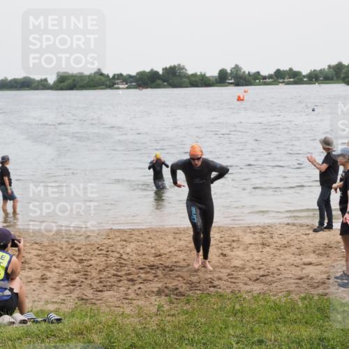 21.06.2025 - 27. Vierlanden-Triathlon MichiJ http://msf.ph/oto/8022188 15.06.2026 10:52:21 Schwimmen 652, 682, 759 meine-sportfotos.de