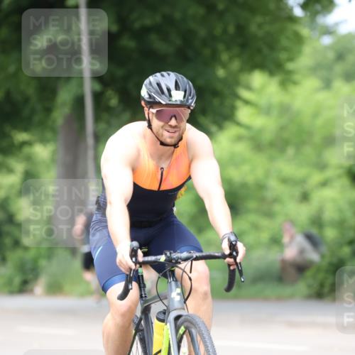 15.06.2025 - 7 Türme Triathlon Yannick Fuchs http://msf.ph/oto/8022226 15.06.2025 13:34:18 Radfahren 531 meine-sportfotos.de