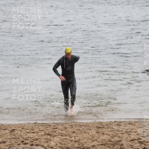 21.06.2025 - 27. Vierlanden-Triathlon MichiJ http://msf.ph/oto/8022241 15.06.2026 10:52:25 Schwimmen 652, 682, 759 meine-sportfotos.de
