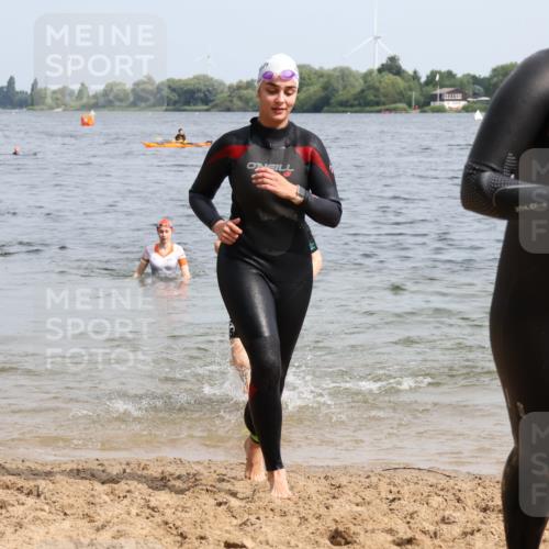 15.06.2025 - 27. Vierlanden-Triathlon Lena Gebhardt http://msf.ph/oto/8022250 15.06.2025 10:19:50 Schwimmen 500, 503, 539, 553, 569, 578, 603 meine-sportfotos.de