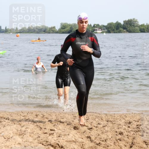 15.06.2025 - 27. Vierlanden-Triathlon Lena Gebhardt http://msf.ph/oto/8022257 15.06.2025 10:19:50 Schwimmen 500, 503, 539, 553, 569, 578, 603 meine-sportfotos.de