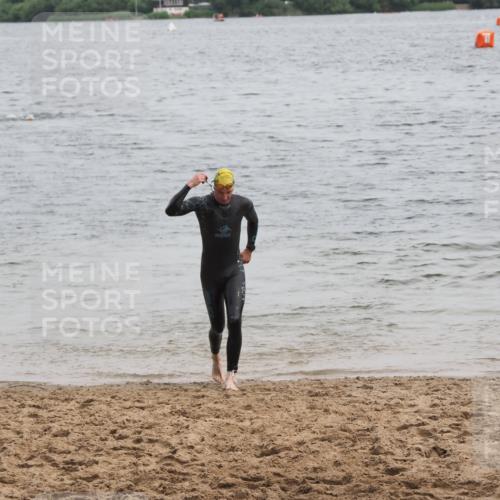 21.06.2025 - 27. Vierlanden-Triathlon MichiJ http://msf.ph/oto/8022277 15.06.2026 10:52:26 Schwimmen 652, 682, 759 meine-sportfotos.de