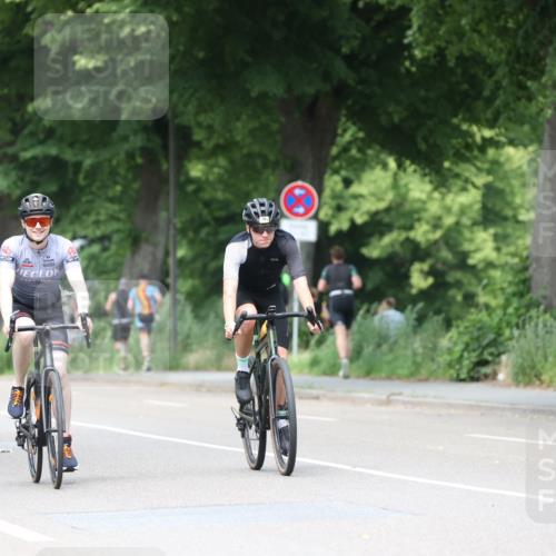 15.06.2025 - 7 Türme Triathlon Yannick Fuchs http://msf.ph/oto/8022284 15.06.2025 13:34:31 Radfahren 196, 910, 1074 meine-sportfotos.de
