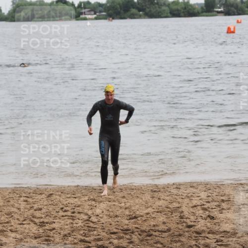21.06.2025 - 27. Vierlanden-Triathlon MichiJ http://msf.ph/oto/8022296 15.06.2026 10:52:26 Schwimmen 652, 682, 759 meine-sportfotos.de