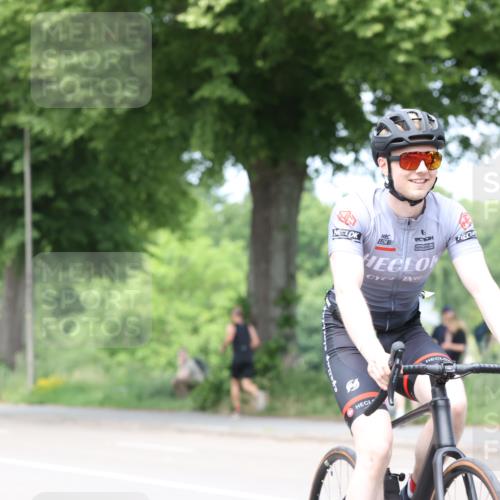15.06.2025 - 7 Türme Triathlon Yannick Fuchs http://msf.ph/oto/8022322 15.06.2025 13:34:33 Radfahren 196, 910, 1074 meine-sportfotos.de