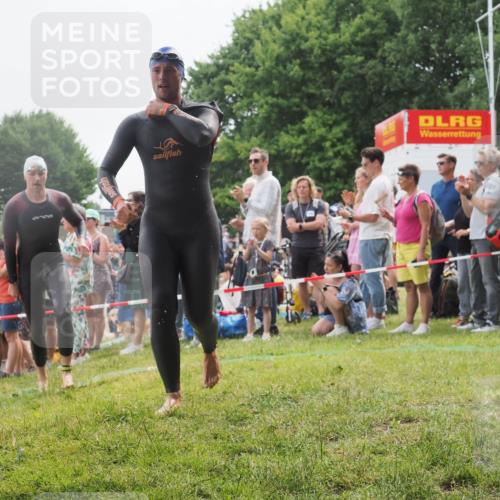 15.06.2025 - 27. Vierlanden-Triathlon KatJ http://msf.ph/oto/8022424 15.06.2025 10:55:03 Schwimmen 677, 735, 744, 761 meine-sportfotos.de