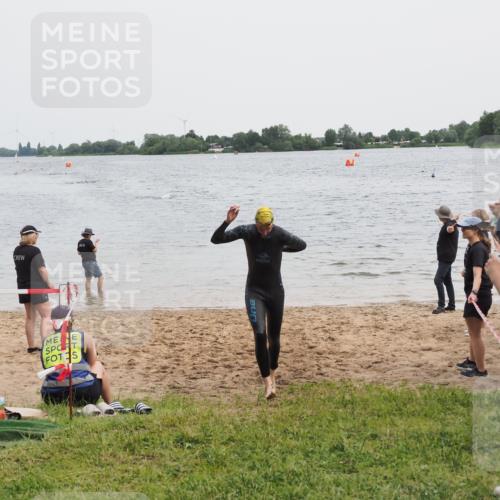 21.06.2025 - 27. Vierlanden-Triathlon MichiJ http://msf.ph/oto/8022443 15.06.2026 10:52:29 Schwimmen 682, 759 meine-sportfotos.de