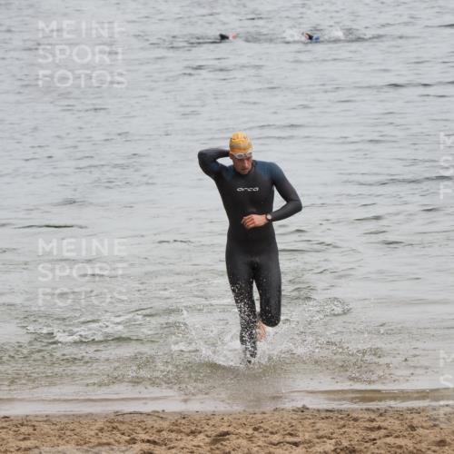 21.06.2025 - 27. Vierlanden-Triathlon MichiJ http://msf.ph/oto/8022496 15.06.2026 10:53:04 Schwimmen 638 meine-sportfotos.de