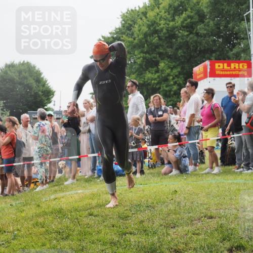 15.06.2025 - 27. Vierlanden-Triathlon KatJ http://msf.ph/oto/8022502 15.06.2025 10:55:06 Schwimmen 677, 735, 744, 761 meine-sportfotos.de