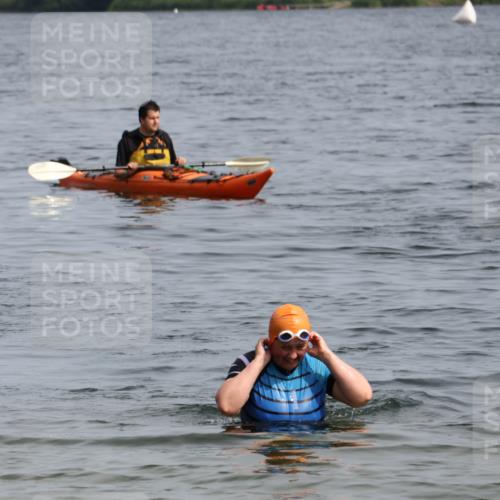 15.06.2025 - 27. Vierlanden-Triathlon Lena Gebhardt http://msf.ph/oto/8022516 15.06.2025 10:21:47 Schwimmen  meine-sportfotos.de
