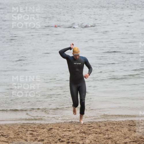 21.06.2025 - 27. Vierlanden-Triathlon MichiJ http://msf.ph/oto/8022546 15.06.2026 10:53:05 Schwimmen 638 meine-sportfotos.de