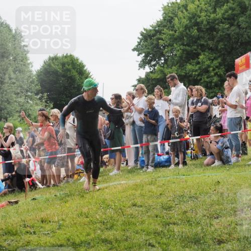 15.06.2025 - 27. Vierlanden-Triathlon KatJ http://msf.ph/oto/8022614 15.06.2025 10:55:22 Schwimmen 661, 725, 740 meine-sportfotos.de
