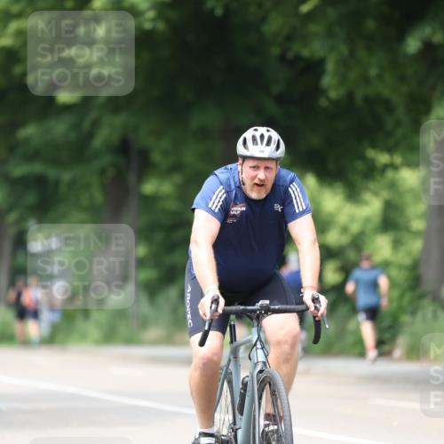 15.06.2025 - 7 Türme Triathlon Yannick Fuchs http://msf.ph/oto/8022685 15.06.2025 13:34:53 Radfahren 1186 meine-sportfotos.de