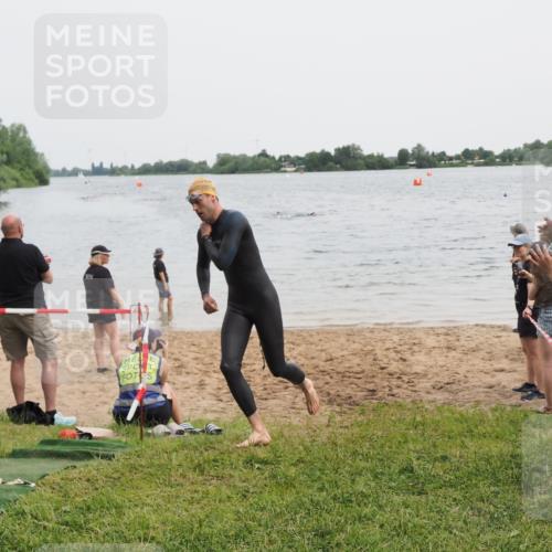 21.06.2025 - 27. Vierlanden-Triathlon MichiJ http://msf.ph/oto/8022696 15.06.2026 10:53:09 Schwimmen 638 meine-sportfotos.de
