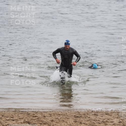 21.06.2025 - 27. Vierlanden-Triathlon MichiJ http://msf.ph/oto/8022707 15.06.2026 10:53:45 Schwimmen 650, 726 meine-sportfotos.de