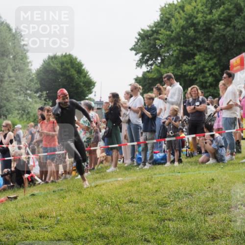 15.06.2025 - 27. Vierlanden-Triathlon KatJ http://msf.ph/oto/8022722 15.06.2025 10:55:28 Schwimmen 656, 661, 725, 740 meine-sportfotos.de