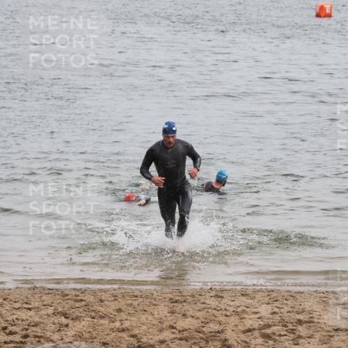 21.06.2025 - 27. Vierlanden-Triathlon MichiJ http://msf.ph/oto/8022731 15.06.2026 10:53:46 Schwimmen 650, 726 meine-sportfotos.de