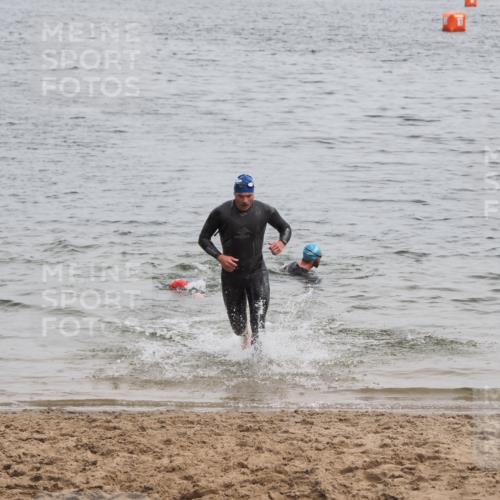 21.06.2025 - 27. Vierlanden-Triathlon MichiJ http://msf.ph/oto/8022734 15.06.2026 10:53:46 Schwimmen 650, 726 meine-sportfotos.de