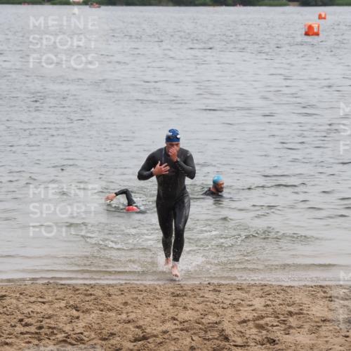 21.06.2025 - 27. Vierlanden-Triathlon MichiJ http://msf.ph/oto/8022748 15.06.2026 10:53:47 Schwimmen 650, 726 meine-sportfotos.de