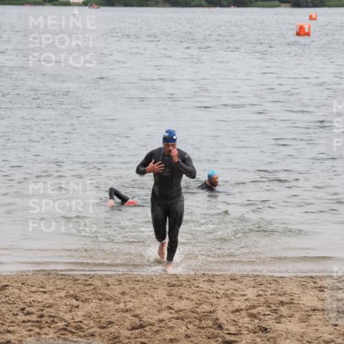21.06.2025 - 27. Vierlanden-Triathlon MichiJ http://msf.ph/oto/8022750 15.06.2026 10:53:47 Schwimmen 650, 726 meine-sportfotos.de